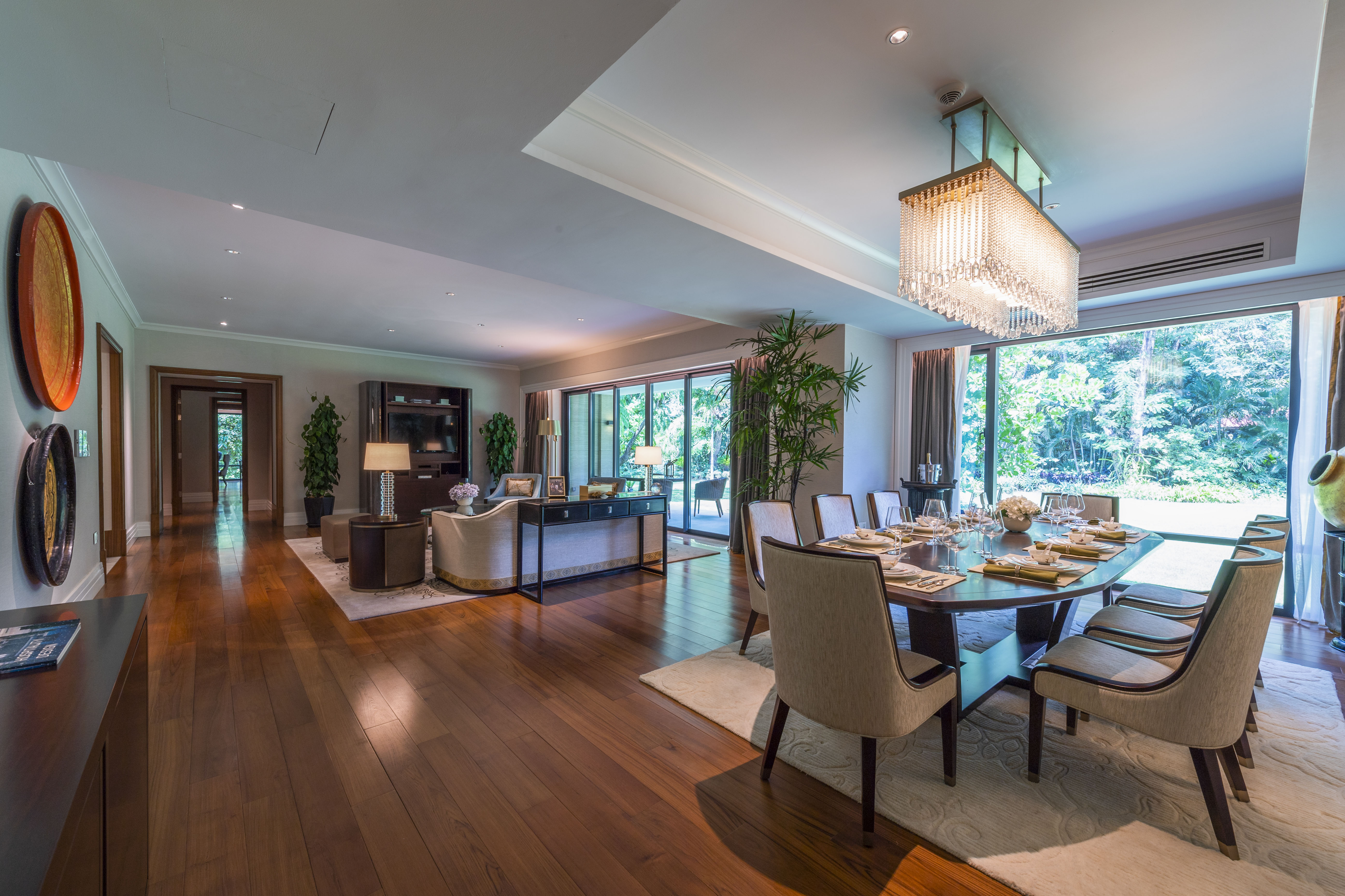 Harsh Light & Green Glare Everywhere