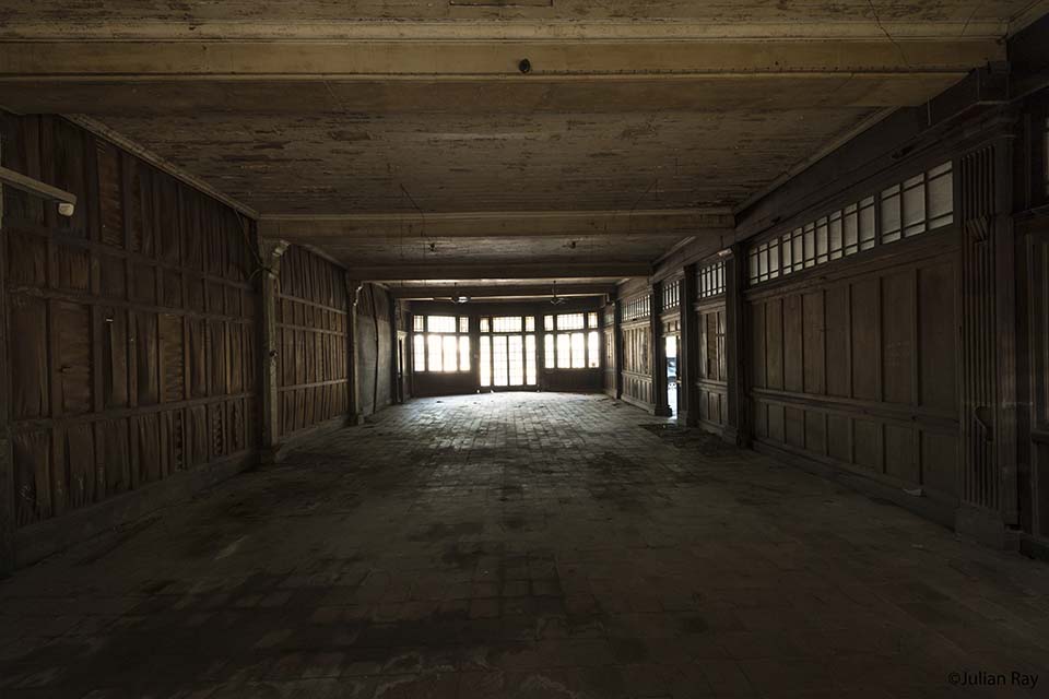 Dark and Glare Everywhere