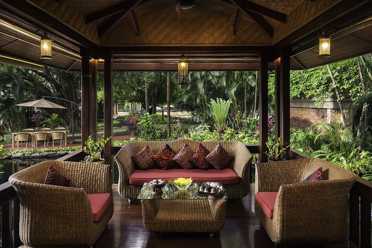 An Interesting Cozy Garden Retreat